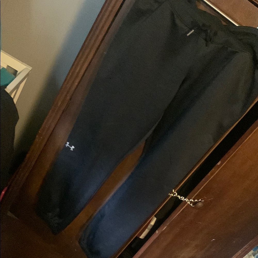 Under Armour Black Track Pants for Versatile Performance